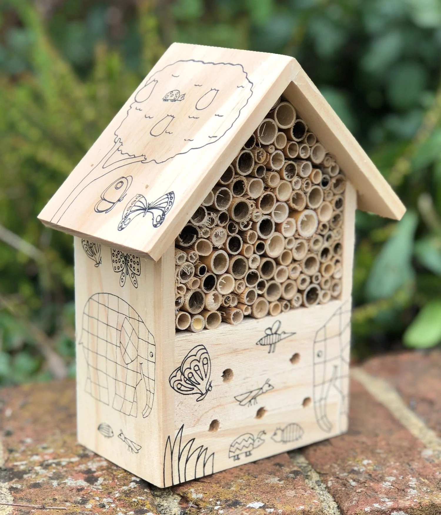 Elmer the Elephant Paint Your Own Bug Hotel - Image 3