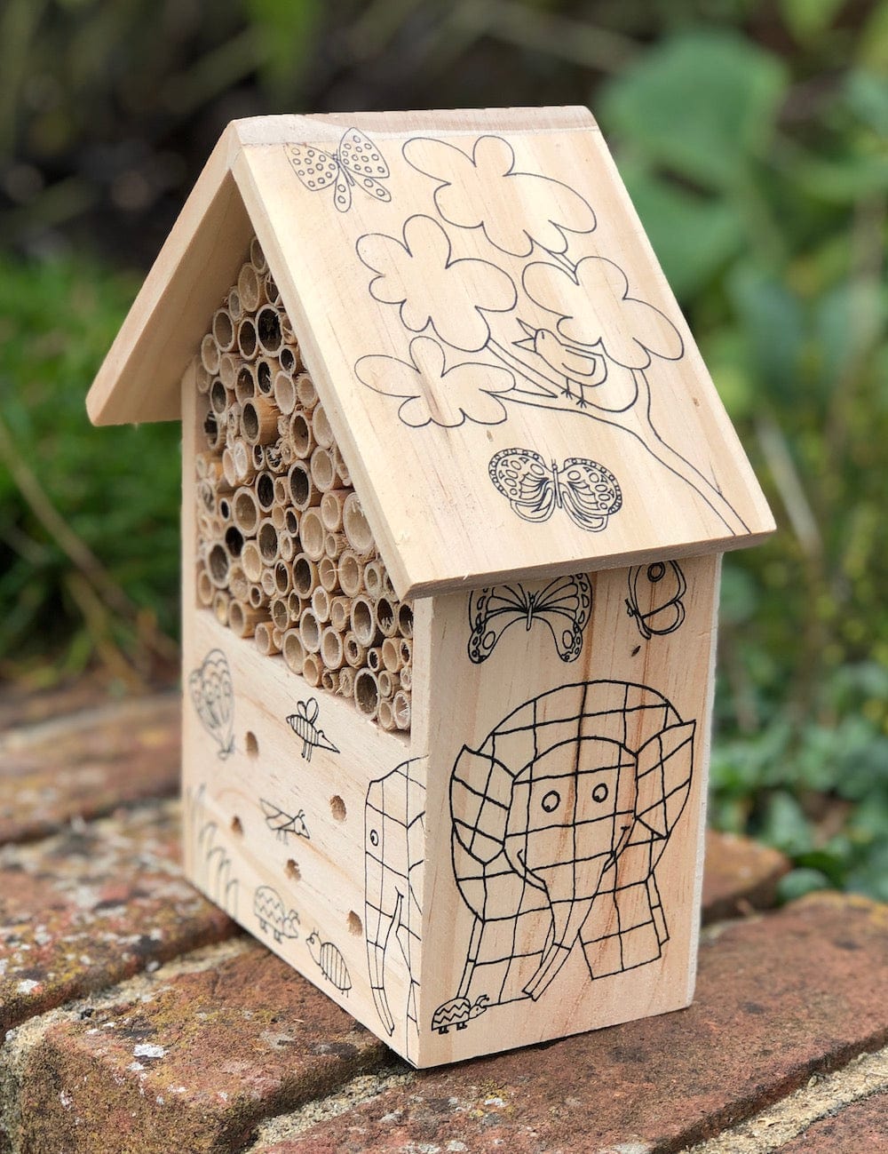 Elmer the Elephant Paint Your Own Bug Hotel - Image 4